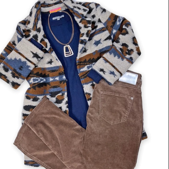 Vilagallo Cream and Brown Teddy Jacket with Cozy Texture - Medium to Large - Picture 7 of 8